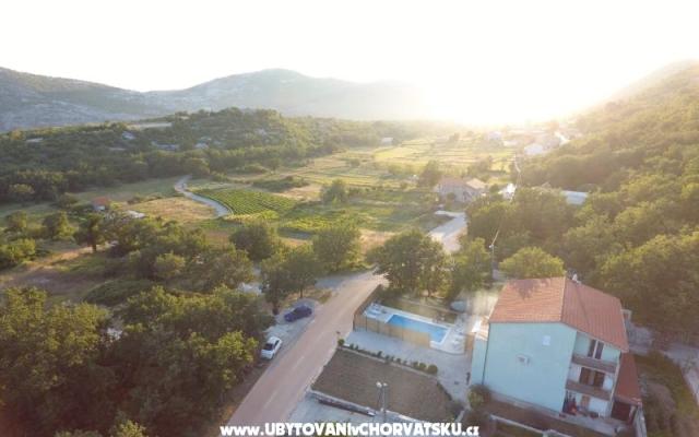 Apartamenty Bašić - nocleg Omis Chorwacja