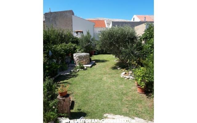 Apartamenty Center Pag - nocleg eiland Pag Chorwacja