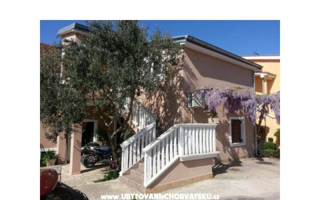 Apartamenty Antonela - nocleg Pakostane Chorwacja