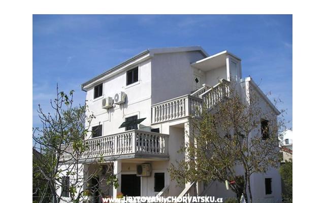 Apartamenty Mario - nocleg Pakostane Chorwacja