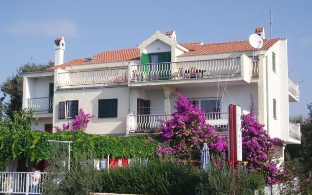 Apartamenty Neda Drage - nocleg Pakostane Chorwacja