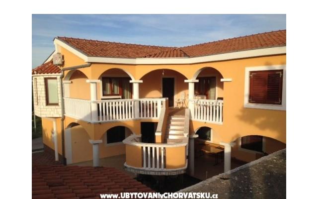 Apartamenty Petra - nocleg Pakostane Chorwacja