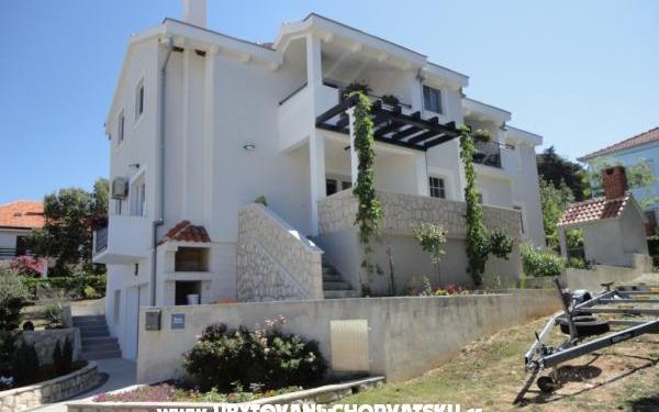 Apartamenty Marijana  - nocleg Petrcane Chorwacja