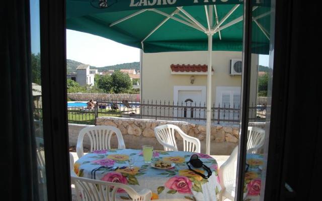Apartament Holiday Dom Studeny - nocleg Pirovac Chorwacja