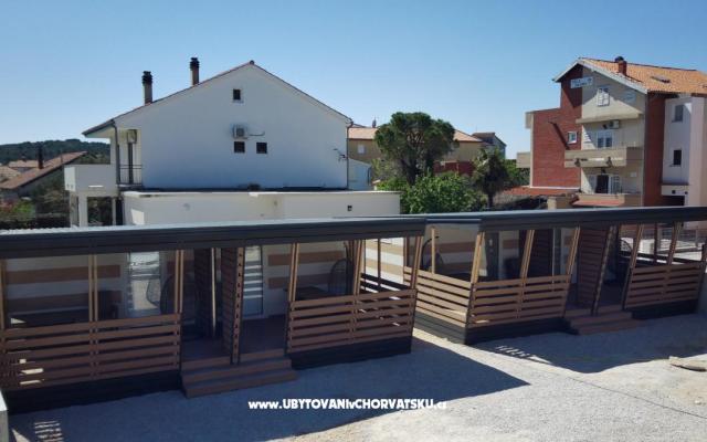 Apartamenty KING - nocleg Pirovac Chorwacja