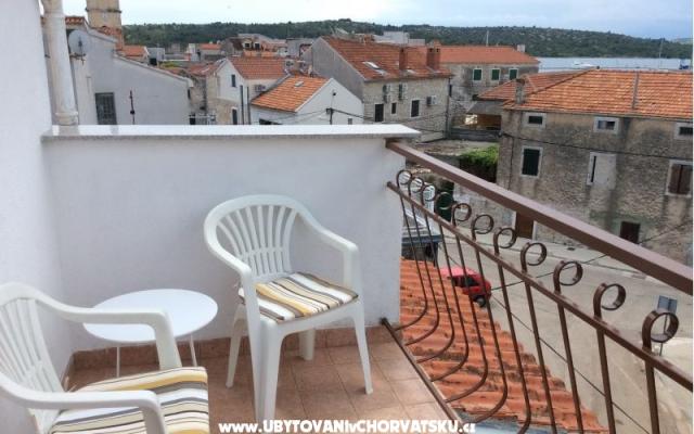Apartamenty more - nocleg Pirovac Chorwacja