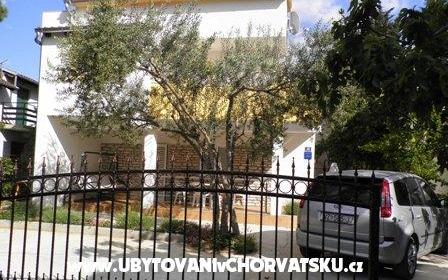 Vila Par - nocleg Pirovac Chorwacja