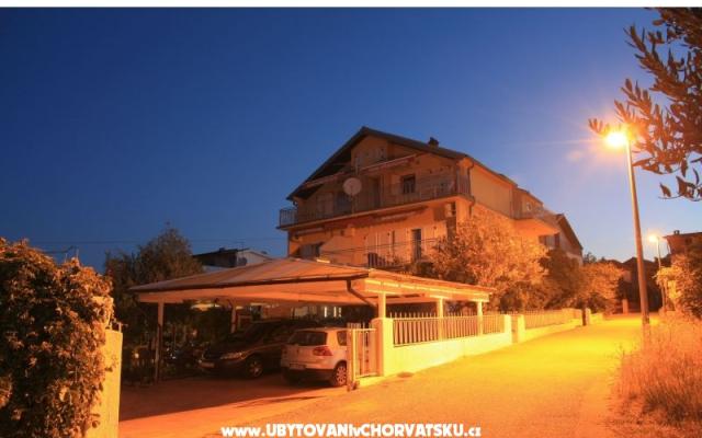 Villa Mir  - nocleg Pirovac Chorwacja