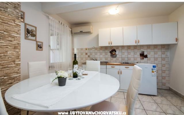 Apartamenty Dane - nocleg Podstrana Chorwacja