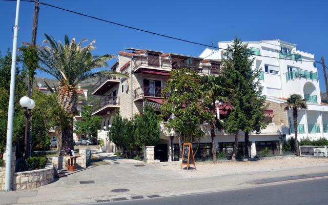 Pansion Dioklecijan - nocleg Podstrana Chorwacja