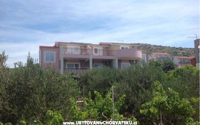 Apartamenty Bogdan - nocleg Primosten Chorwacja