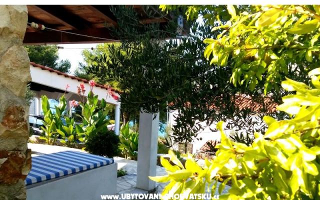 Apartamenty Gjardini *** - nocleg Primosten Chorwacja