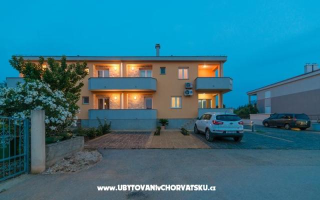Apartamenty Dora - nocleg Privlaka Chorwacja