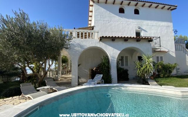 Villa Agata z basenem &amp; sauna - nocleg eiland Rab Chorwacja