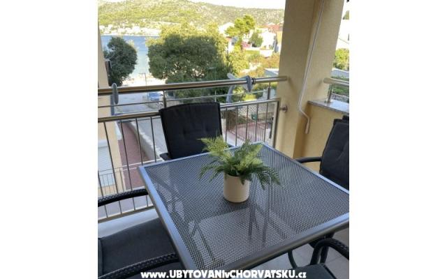 Apartament R - nocleg Rogoznica Chorwacja