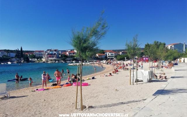 Apartamenty Doris - nocleg Rogoznica Chorwacja