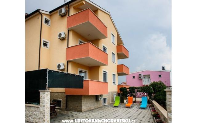 Apartamenty Kristina - nocleg Rogoznica Chorwacja