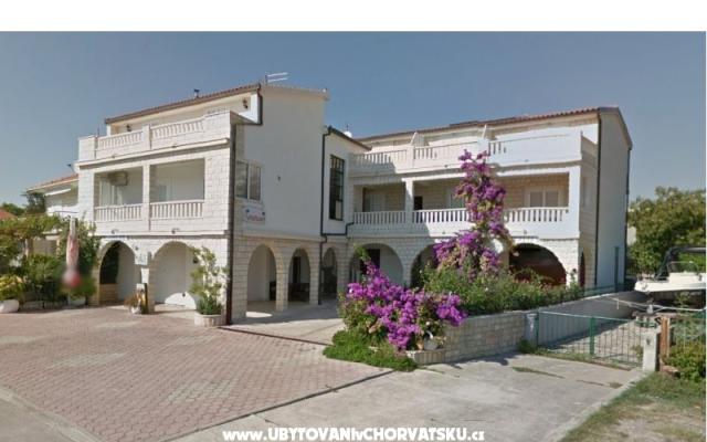 Apartamenty Branka - nocleg Rogoznica Chorwacja