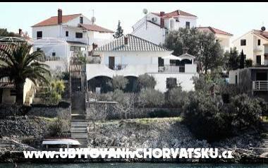 Apartamenty Nikola Bego - nocleg Rogoznica Chorwacja