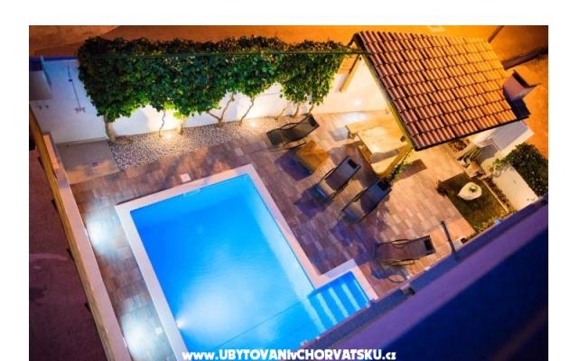 HolidayHomeSpalato-pool apartments  - nocleg Split Chorwacja