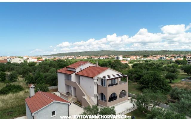  Apartamenty J - nocleg Sukosan Chorwacja