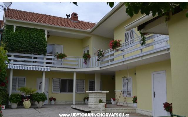 Apartamenty Mladenka - nocleg Sukosan Chorwacja