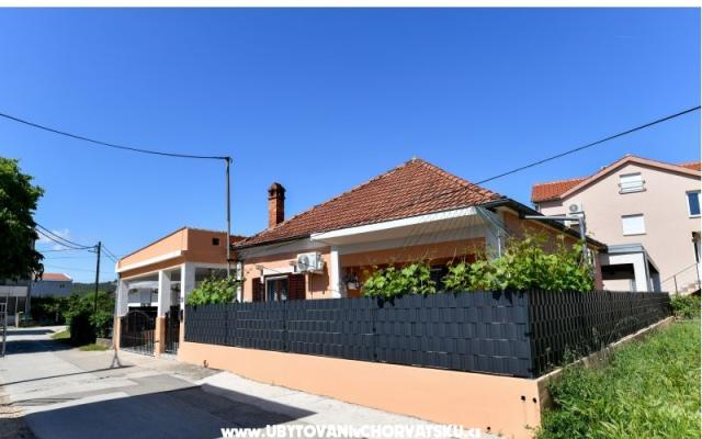 Dom wakacyjny Magdalena - nocleg Sukosan Chorwacja