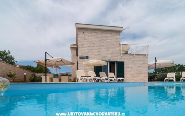 Vile Dinoti - nocleg Supetar – Brac Chorwacja