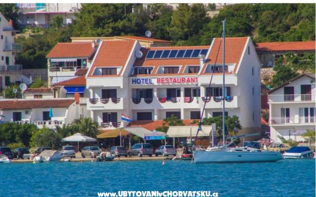 Hotel Plava Laguna - nocleg Tisno Chorwacja