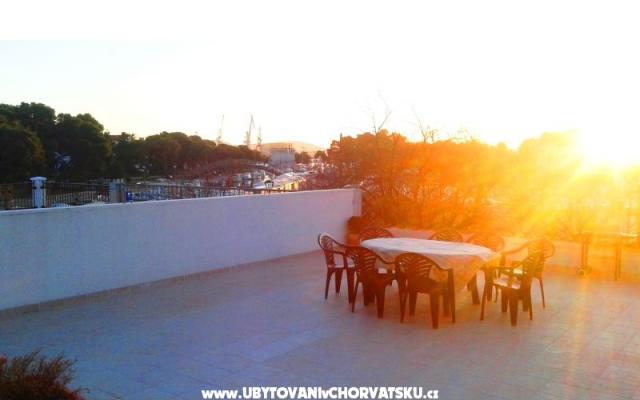 Apartamenty Tragurium - nocleg Trogir Chorwacja