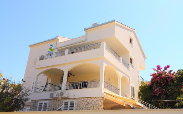 Genesis Apartamenty  - nocleg Trogir Chorwacja