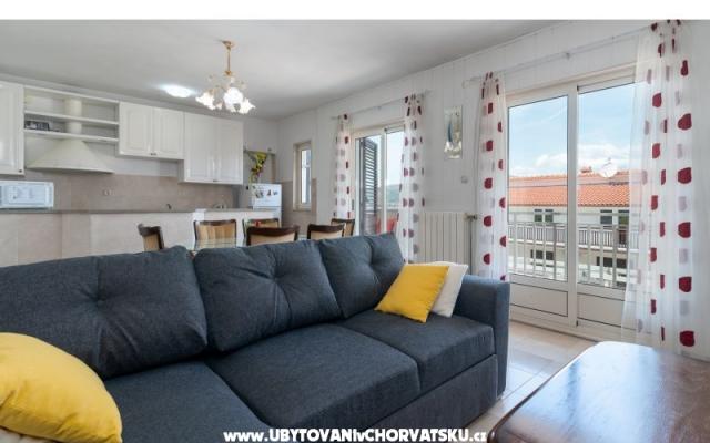 Lola Apartamenty - nocleg Trogir Chorwacja