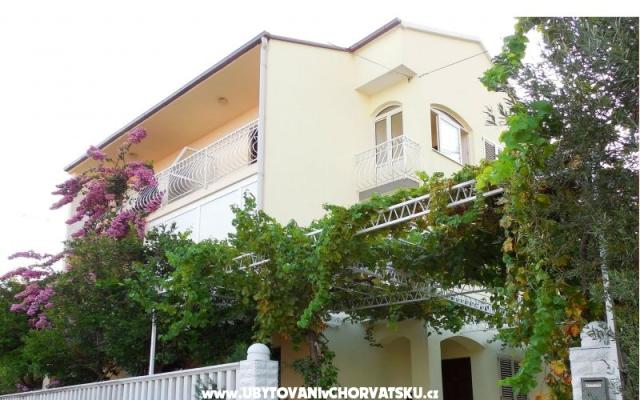  Villa Michael Apartamenty - nocleg Trogir Chorwacja