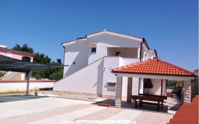 Apartamenty Nono Ive - nocleg eiland Vir Chorwacja
