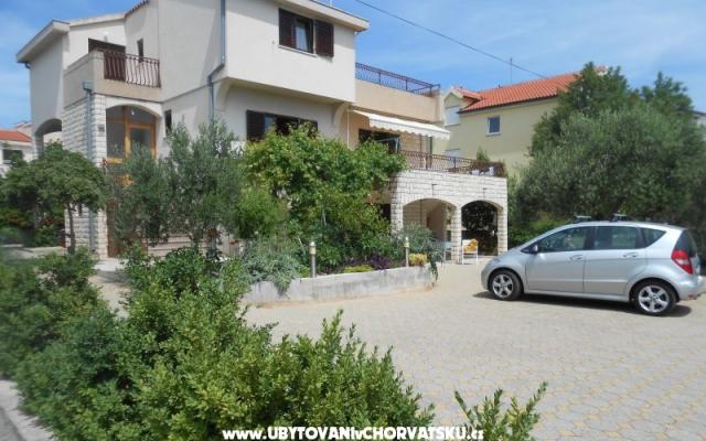 Apartamenty Mira - nocleg Vodice Chorwacja