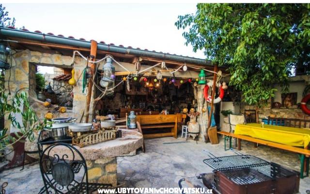 Lola's apartments - nocleg Vodice Chorwacja