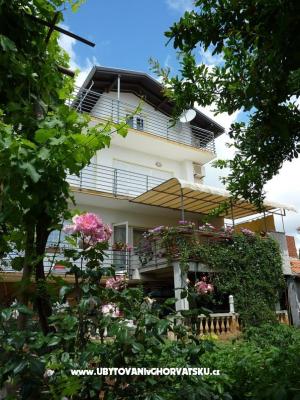Apartamenty Kresović - nocleg Vodice Chorwacja