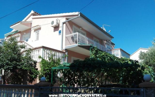 Apartamenty Nenadić - nocleg Vodice Chorwacja