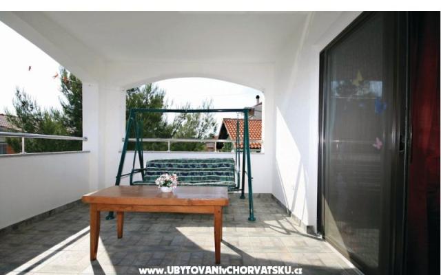 Apartamenty Šarac - nocleg Vodice Chorwacja