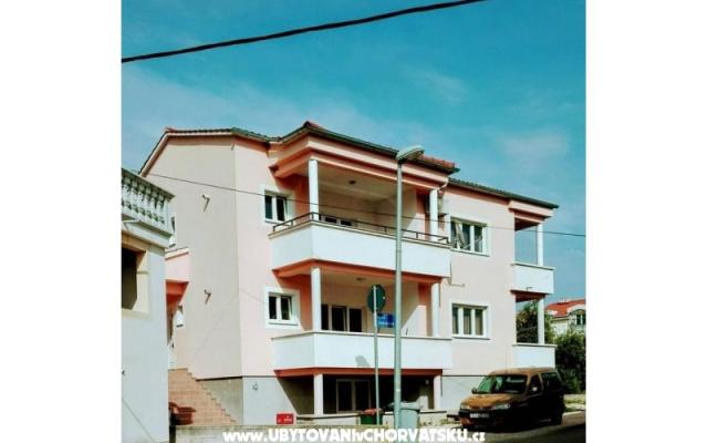 Apartamenty Škugor - nocleg Vodice Chorwacja