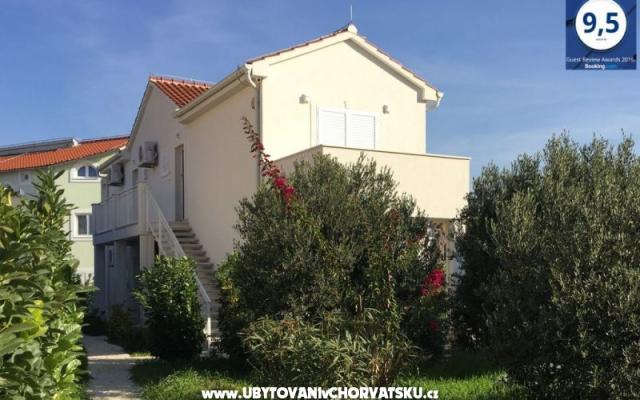 Apartamenty Villa Tribunj - nocleg Vodice Chorwacja