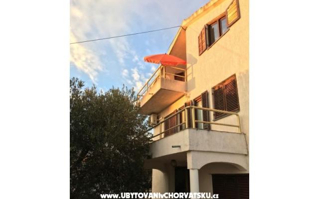 Apartamenty Neptun and Jupiter - nocleg Vodice Chorwacja
