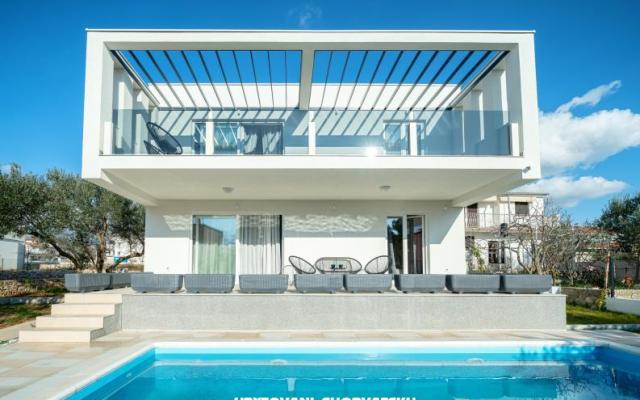 Beach Villa z basenem Tribunj - nocleg Vodice Chorwacja