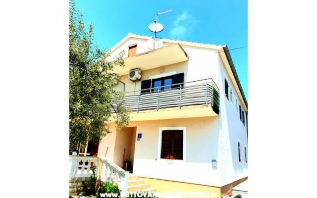 Apartamenty Grubelic - nocleg Vodice Chorwacja