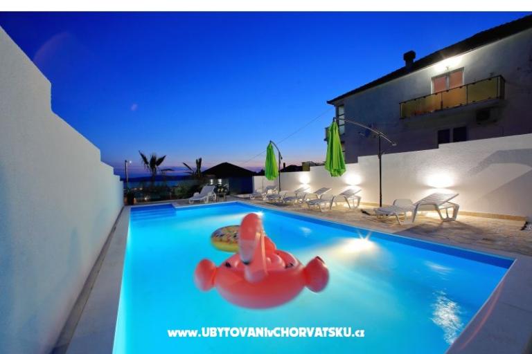 Apartament and pool Nika – foto 14