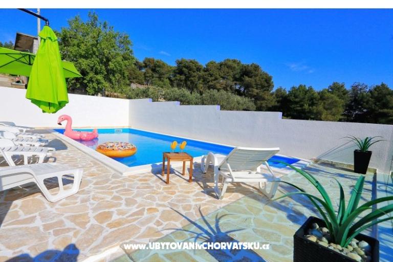 Apartament and pool Nika – foto 16