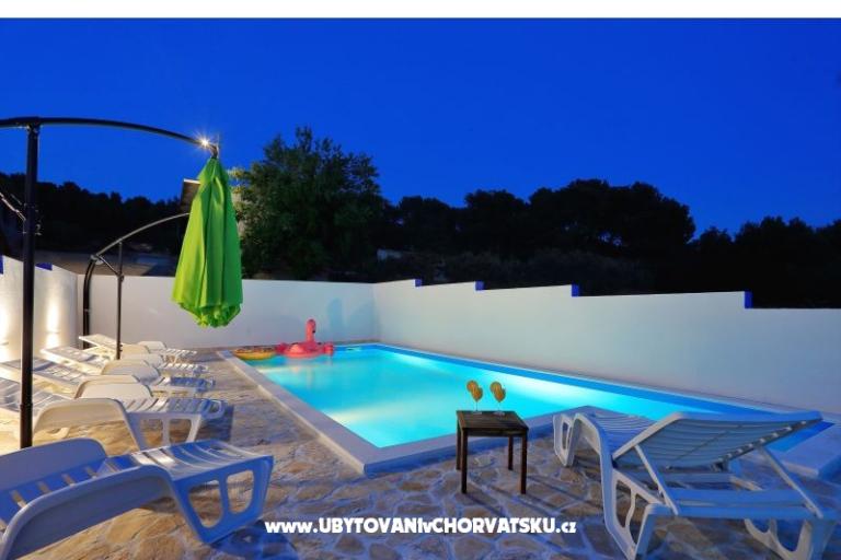 Apartament and pool Nika – foto 18