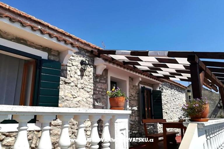 Dalmatinska kamena kuća – foto 2