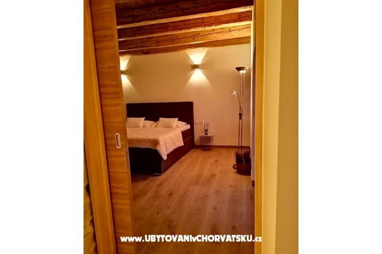 Dalmatinska kamena kuća – foto 27