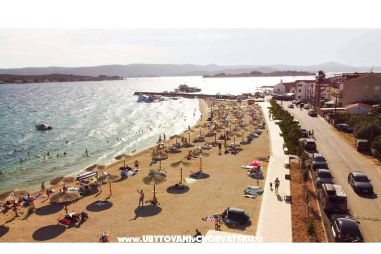 Dalmatinska kamena kuća – foto 34